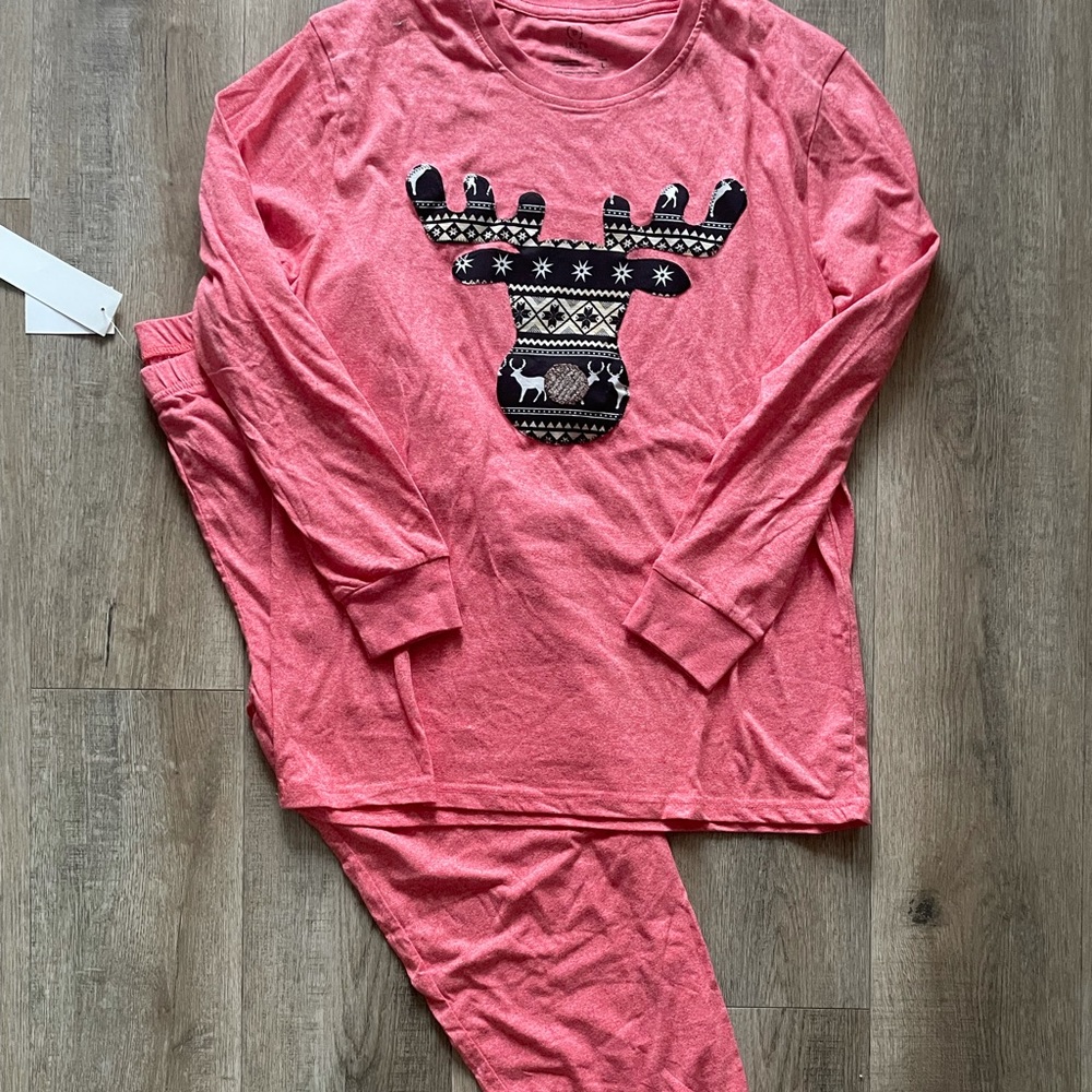 Women’s holiday pajama set size L loungewear moose head